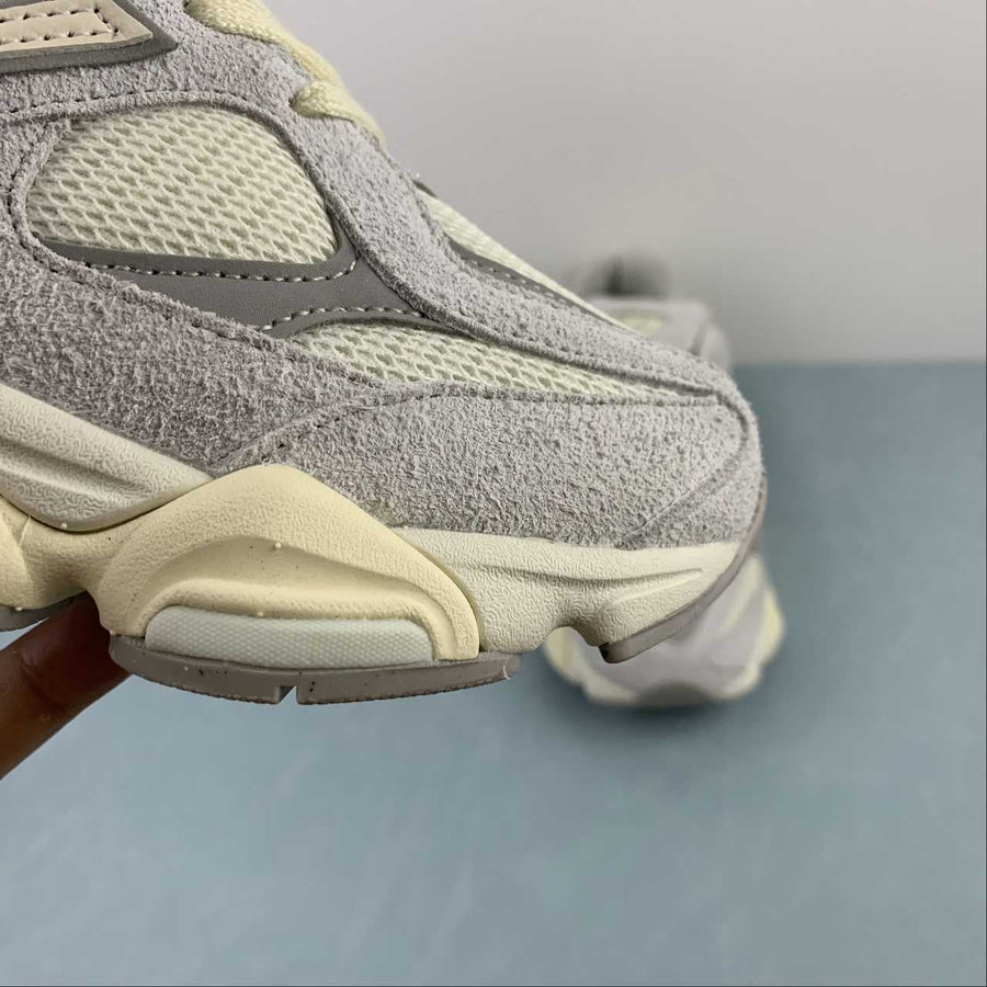 9060 Quartz Grey