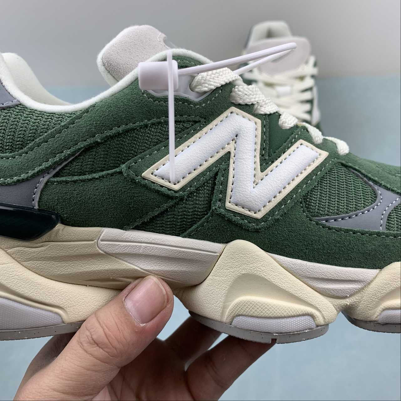 9060 Green