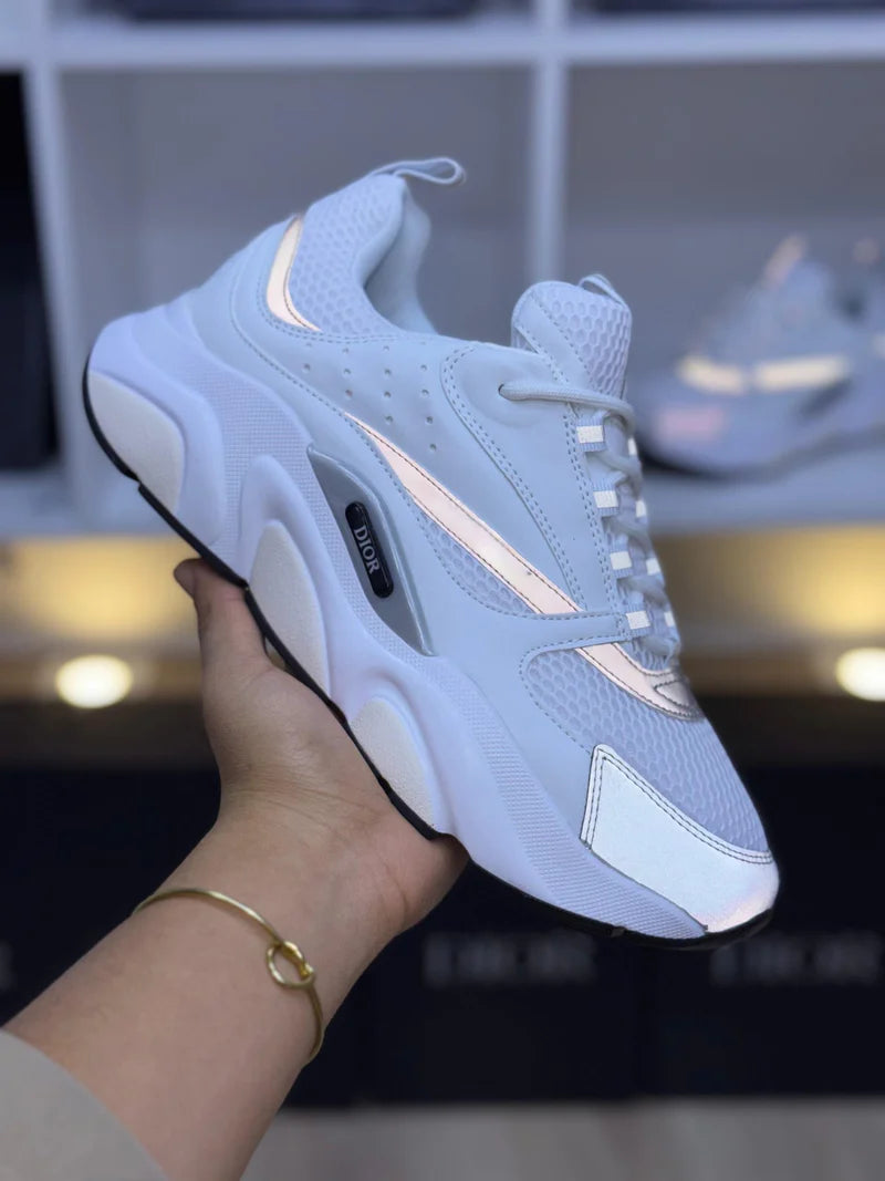 B22 White