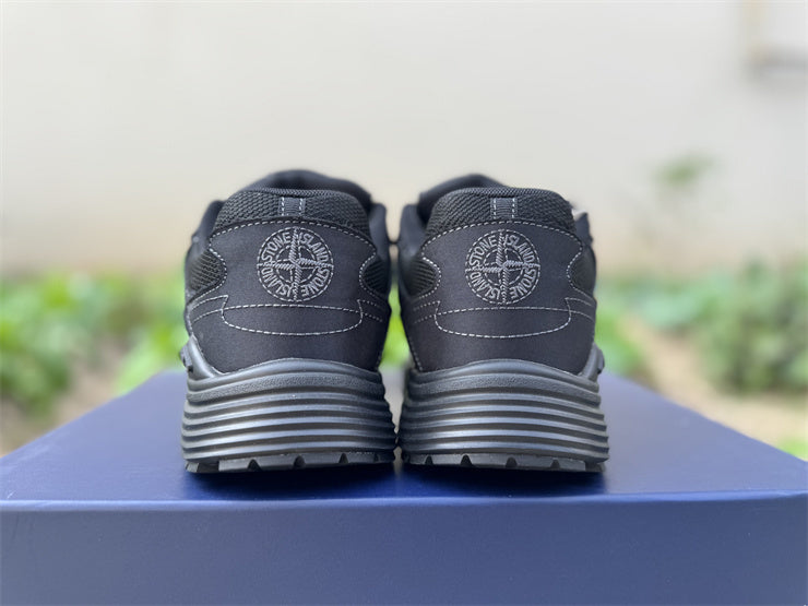 B30 X Stone Island