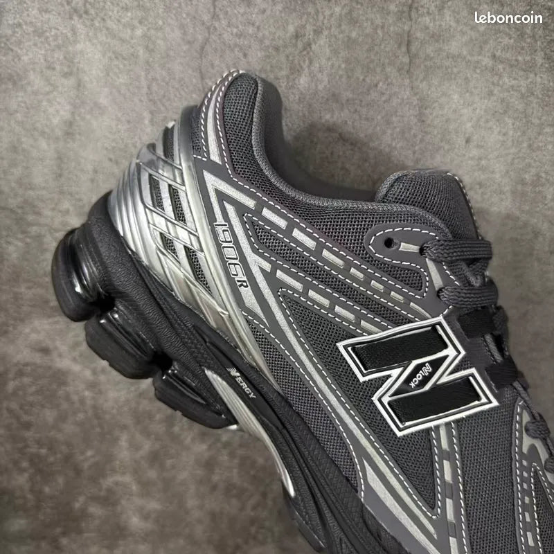 NB 1906 Black
