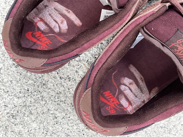 Dunk SB City of Love in the Burgundy Crush