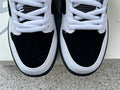 Dunk SB TIGHTBOOTH 5