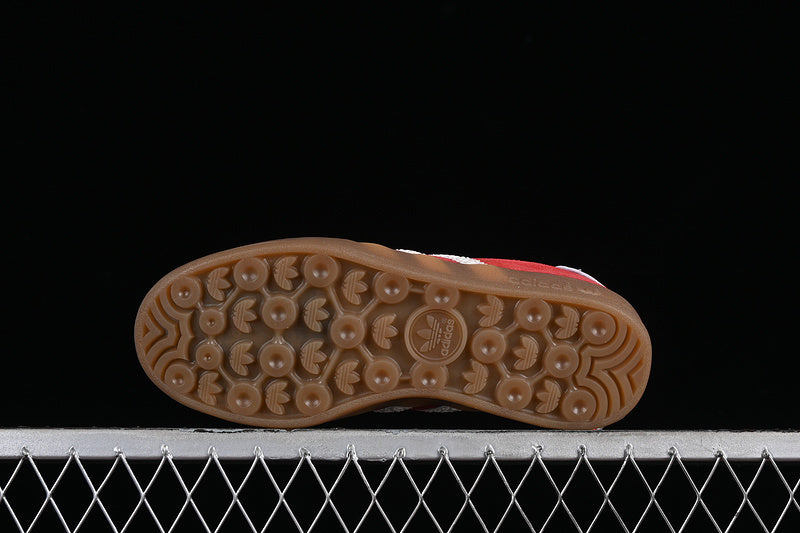 Gazelle Red and White