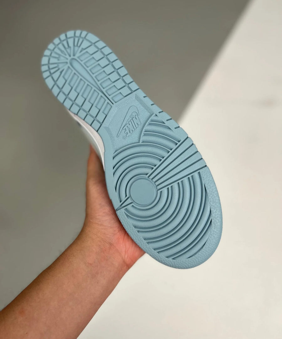 Dunk Low Fleece Swoosh Light Blue
