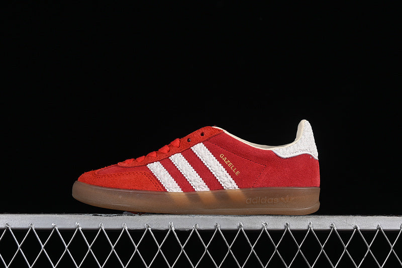 Gazelle Red and White