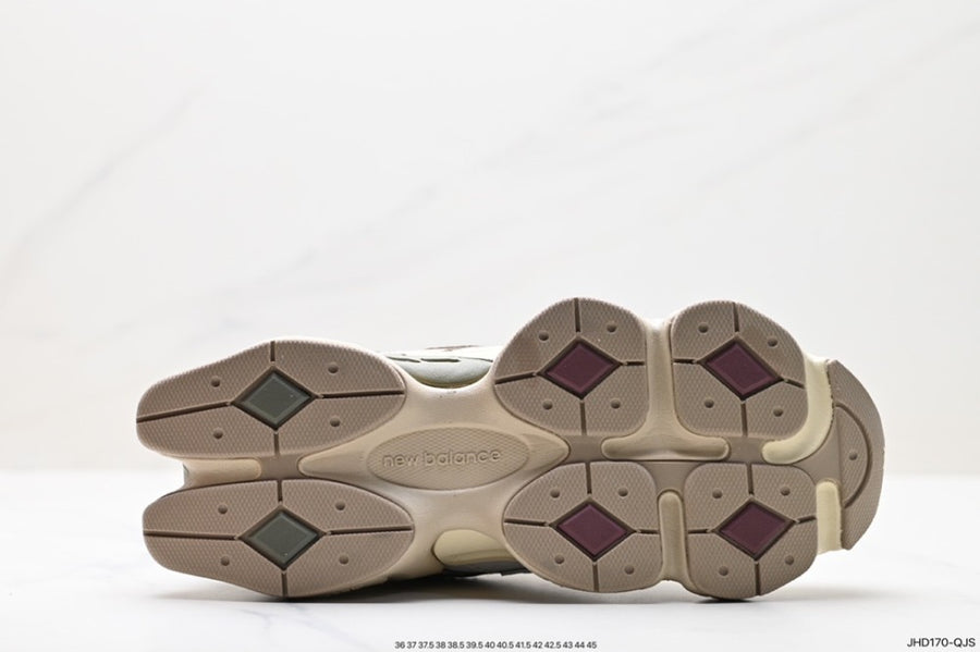9060 Gray Matter Timberwolf