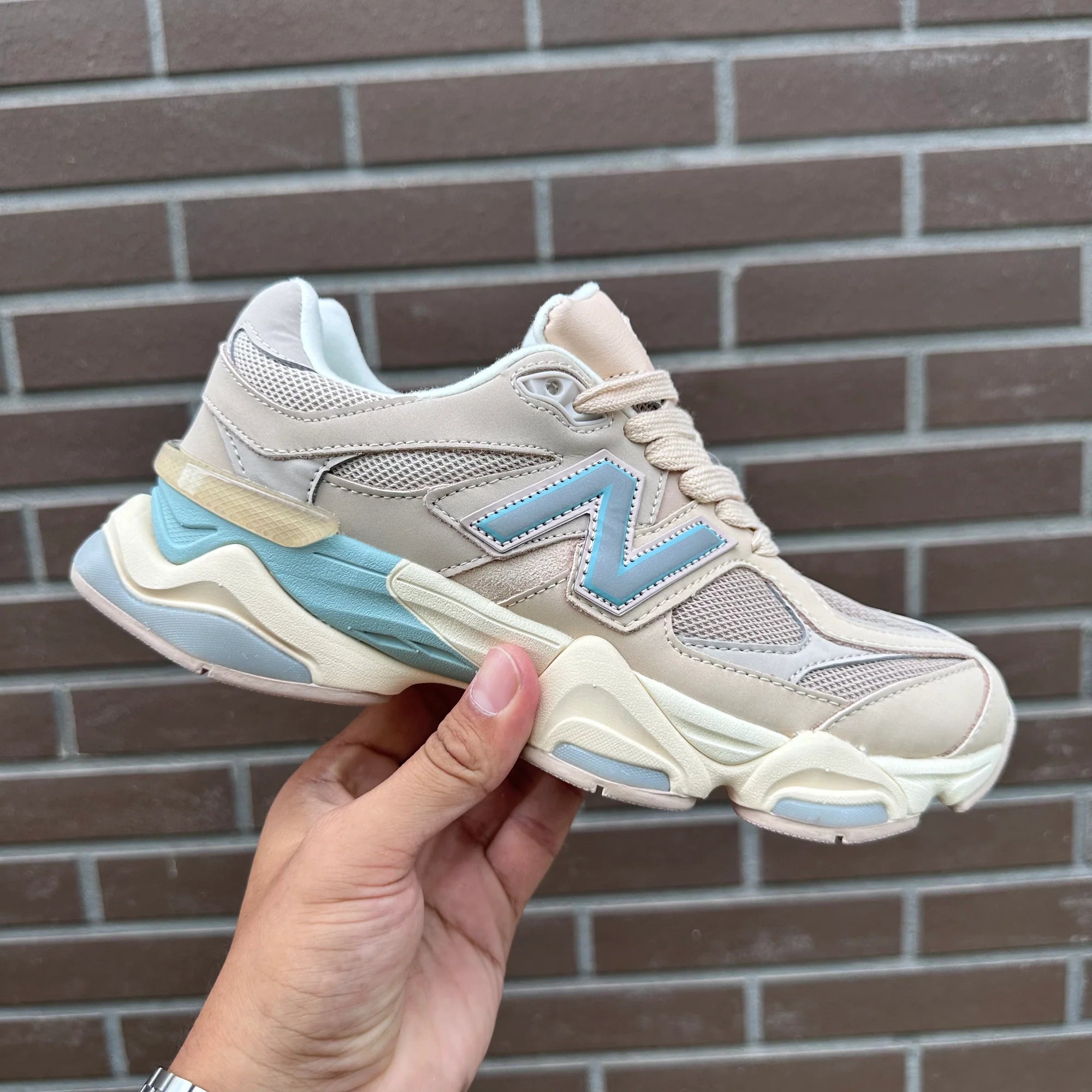 9060 Ivory Cream