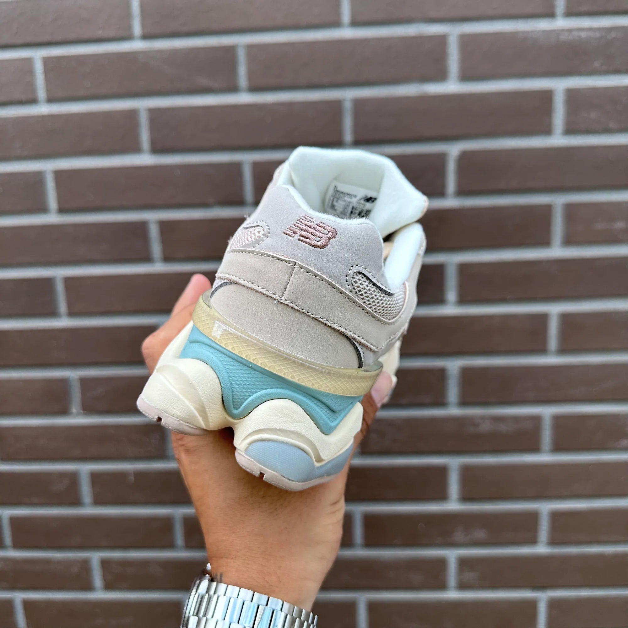 9060 Ivory Cream