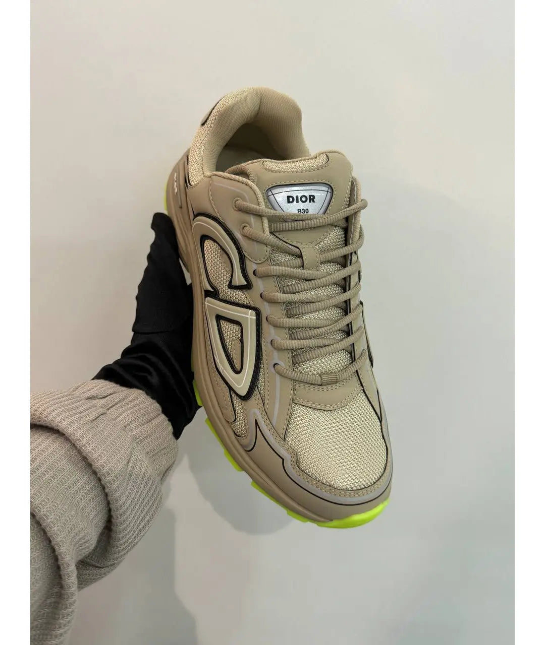 B30 Bege and green
