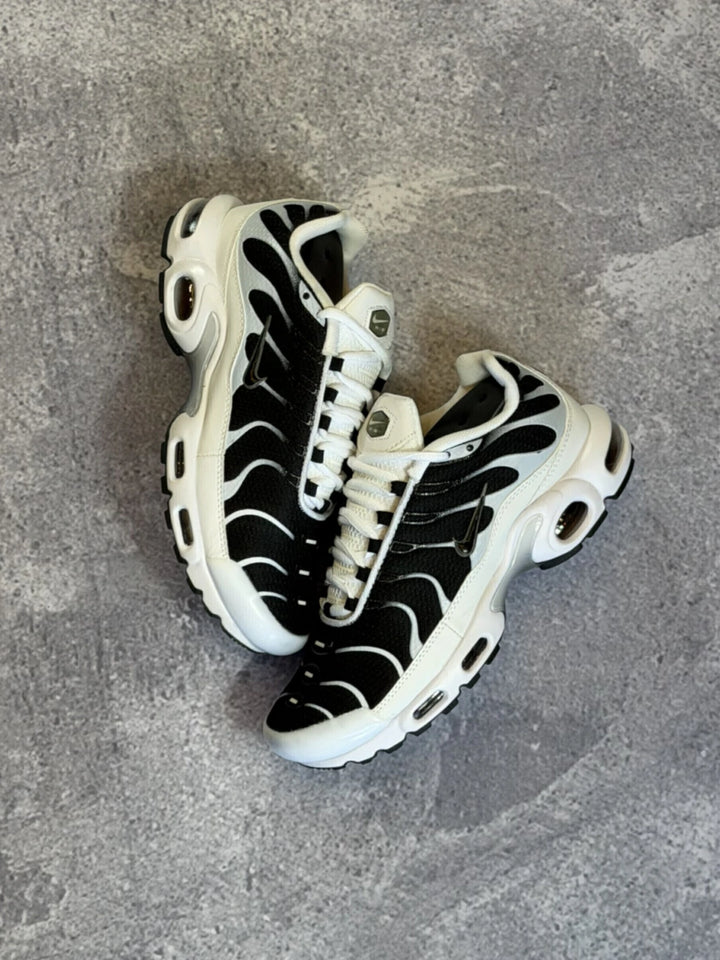 Air Max Plus TN Black and White (Copy)