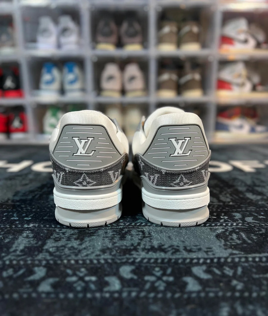 Trainer Grey