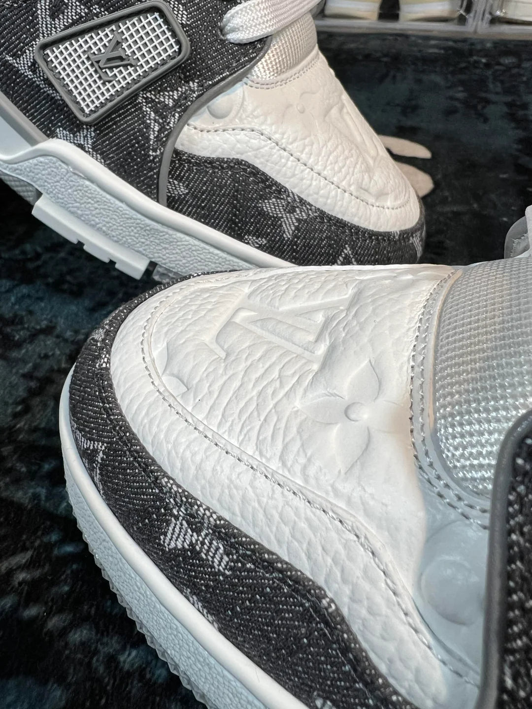 Trainer Grey