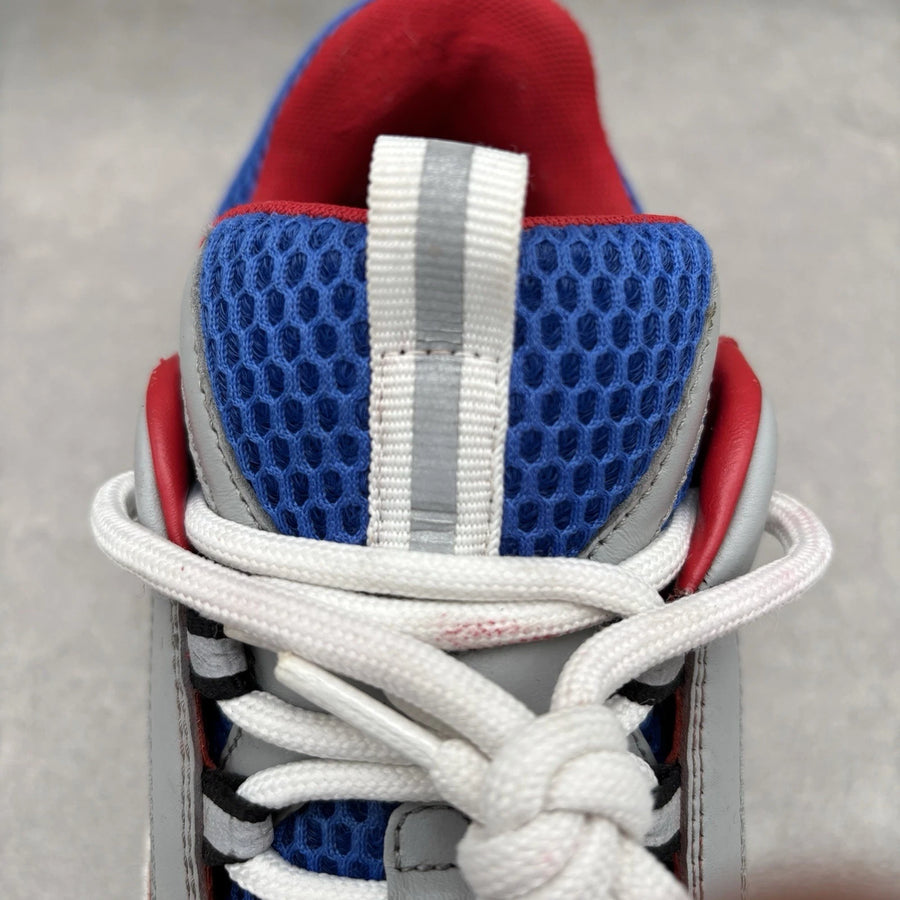 B22 multicolor