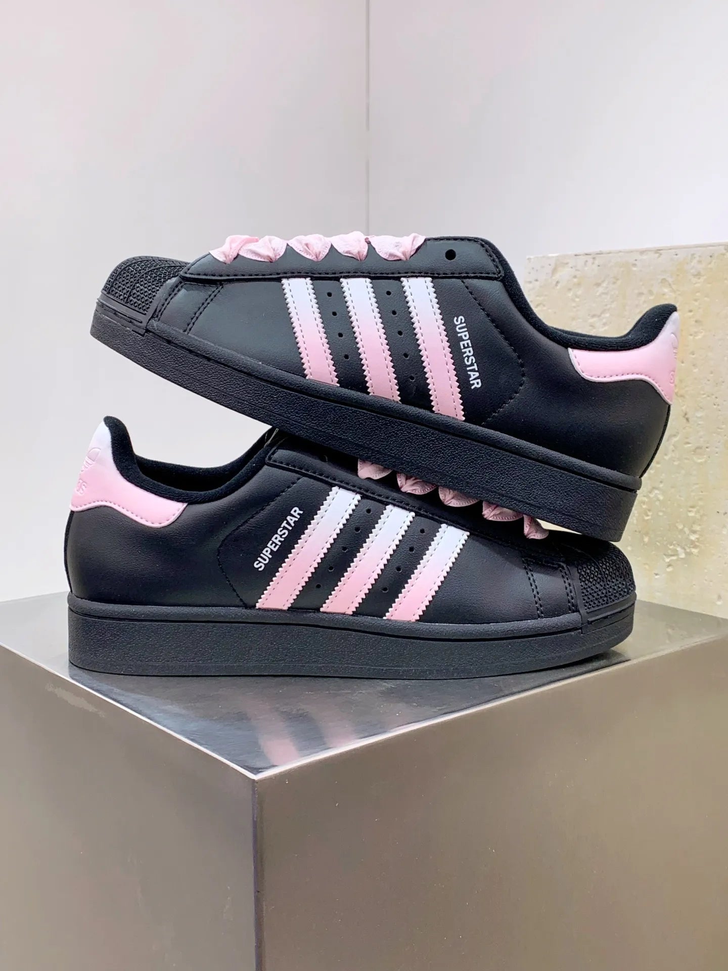 Superstar Black And Pink