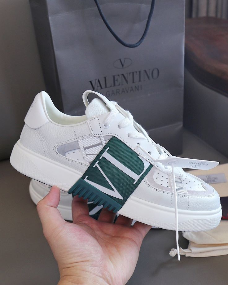 Valentino Garavani Green