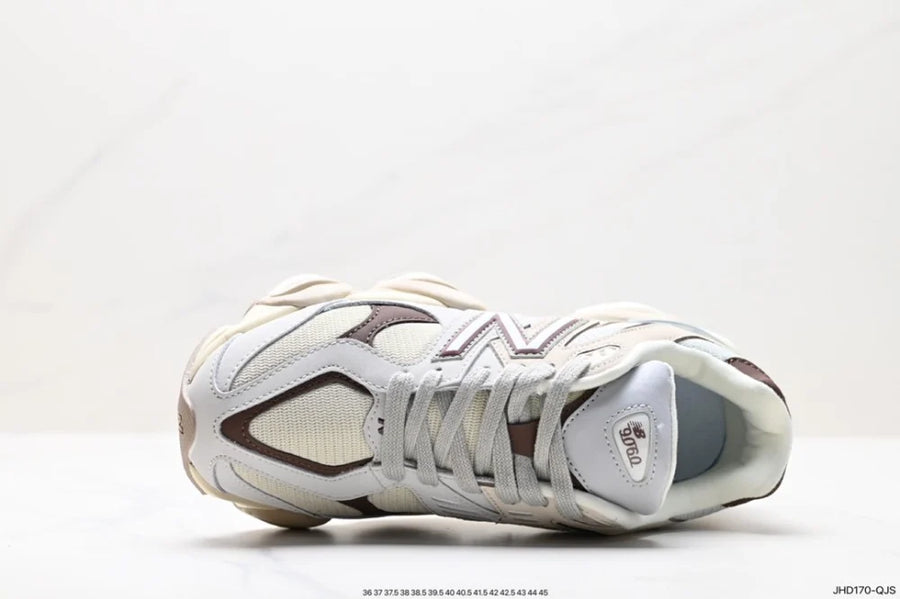 9060 Gray Matter Timberwolf