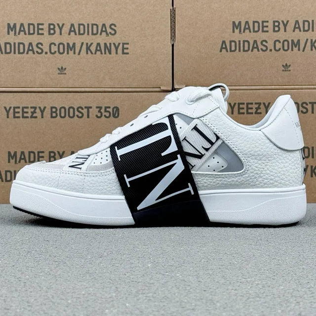 Valentino Garavani Black
