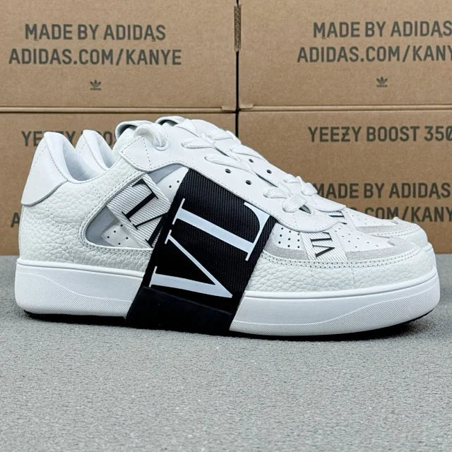 Valentino Garavani Black