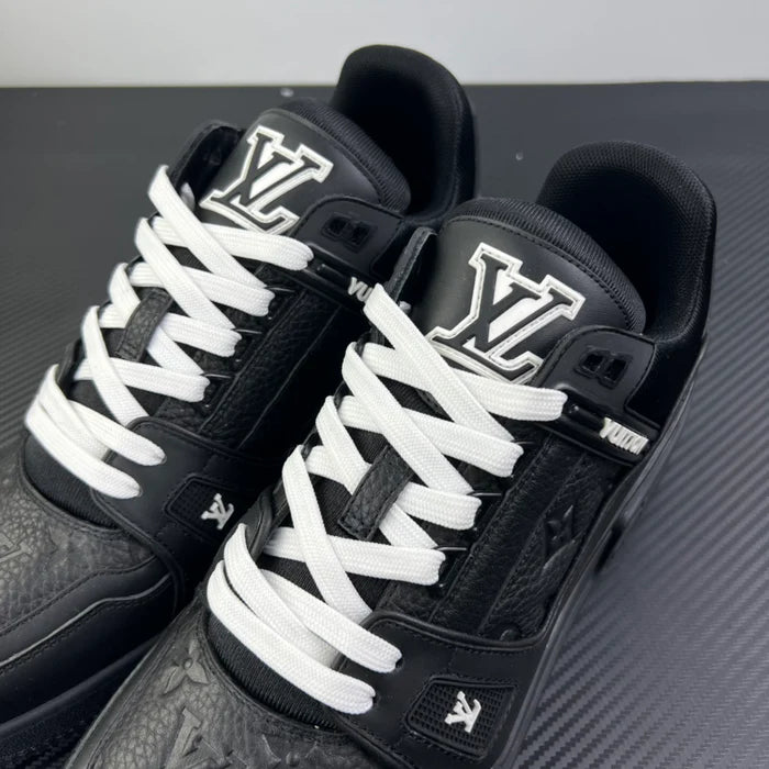 Trainer Black
